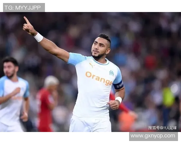 从贫民窟到绿茵场的传奇之路 足球球星如何突破命运的桎梏