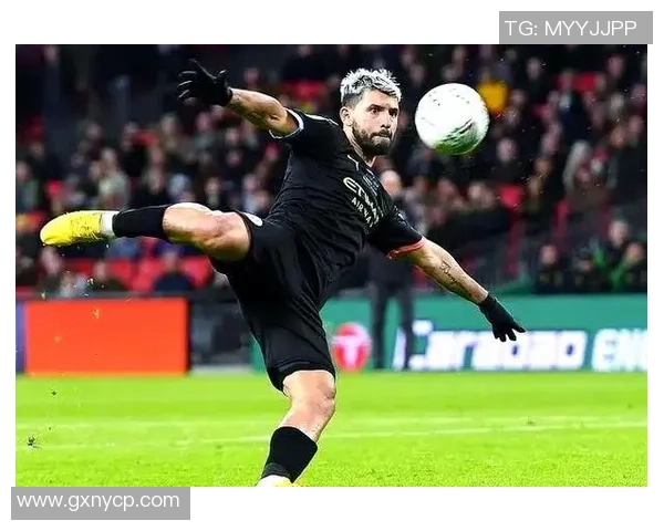 全球足球球员薪资排行解析：顶级球星收入差距及影响因素分析