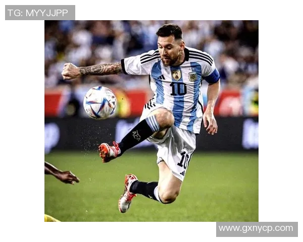 历史足球传奇：从贝利到梅西世界级球星的光辉足迹与时代变迁