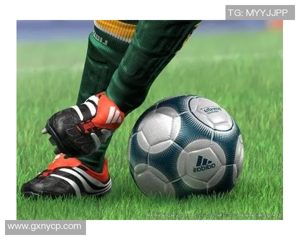 足球巨星场外花式炫技踢球视频展现不一样的精彩瞬间